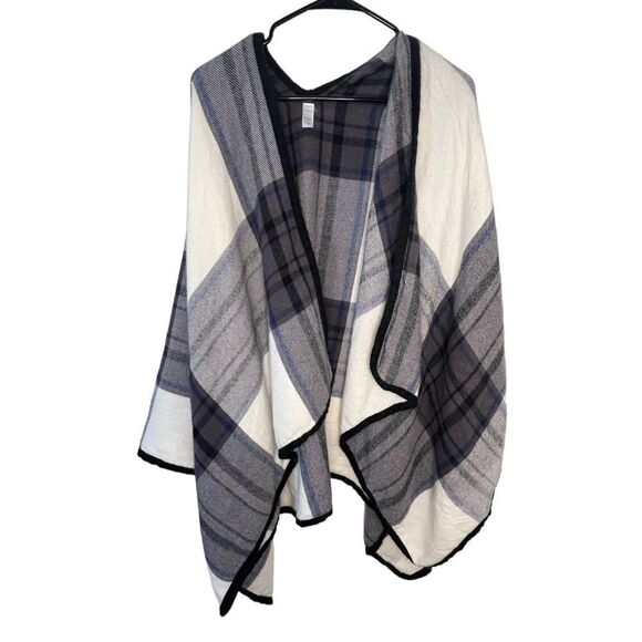 Attention Plaid Warm Grey, White, and Blue Fuzzy Sweater Blanket - Picture 1 of 4